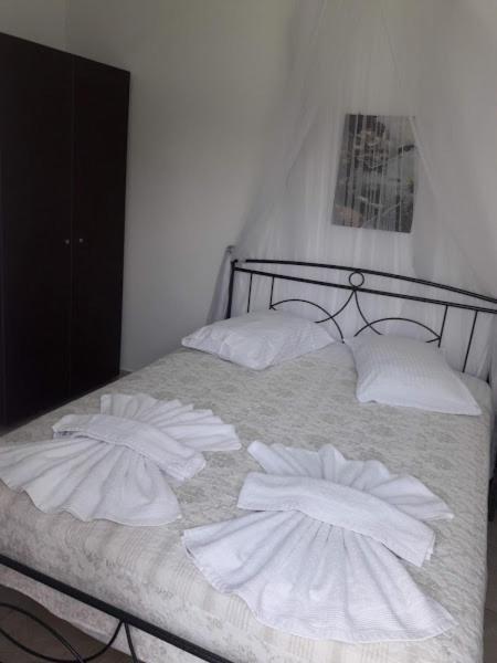 Villa Tania R Фиростефани Екстериор снимка