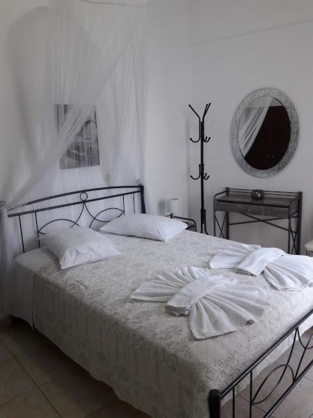 Villa Tania R Фиростефани Екстериор снимка