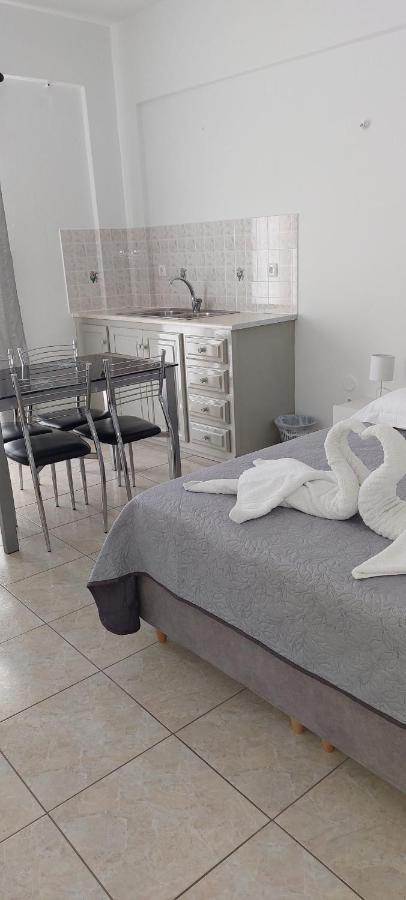 Villa Tania R Фиростефани Екстериор снимка