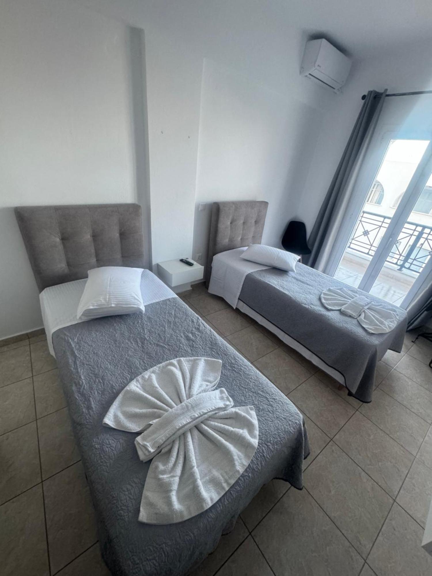 Villa Tania R Фиростефани Екстериор снимка