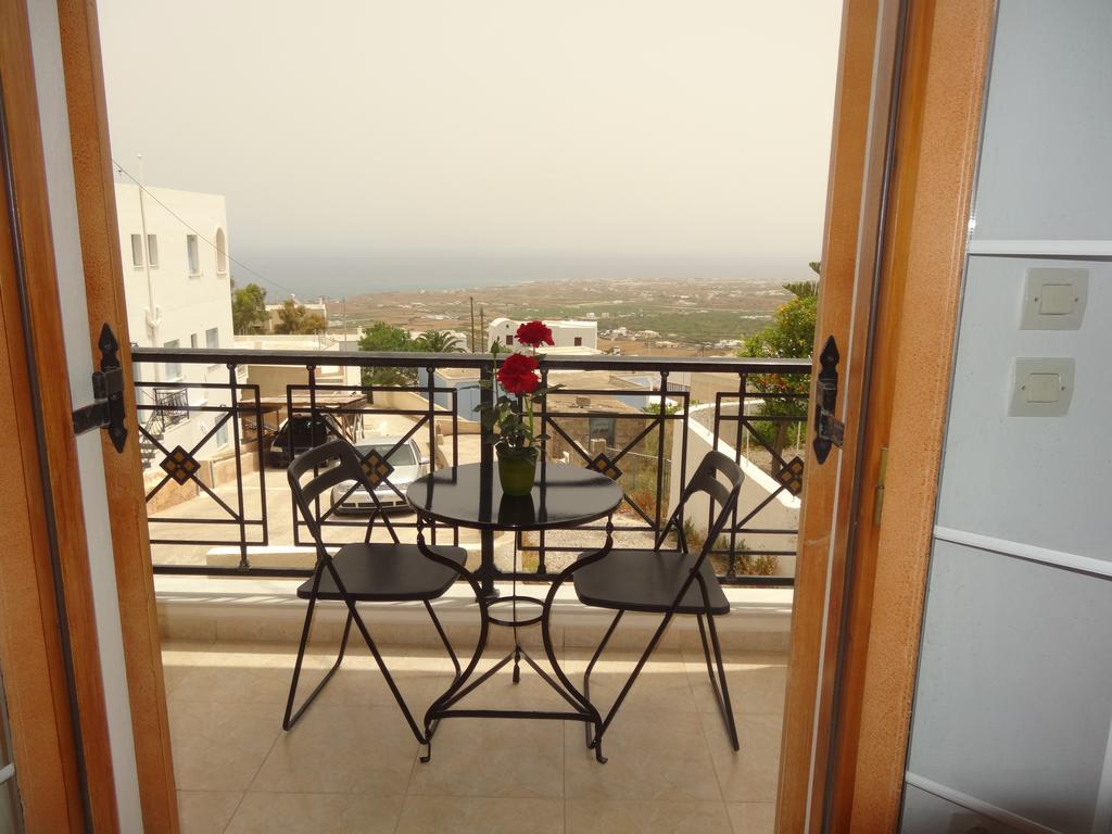 Villa Tania R Фиростефани Екстериор снимка